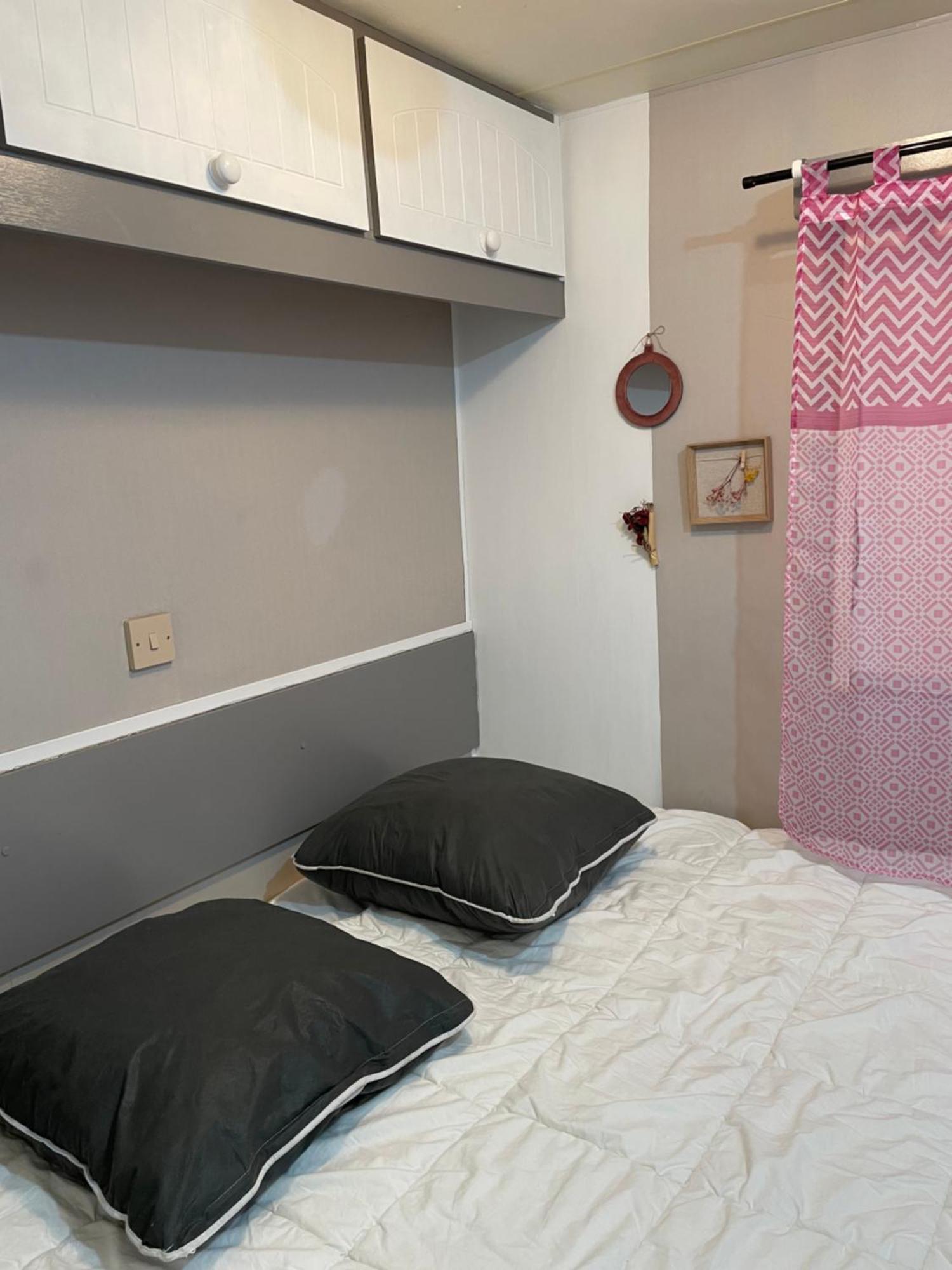 Camping Oasis Village Puget-sur-Argens Exterior foto